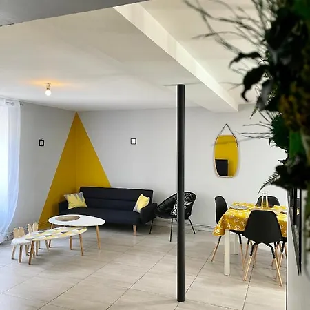 Le Petit Jardinet De Apartment Tarare